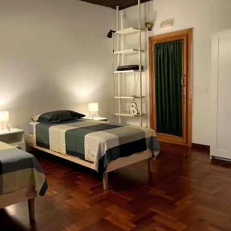 Comfortable And Quiet In The Center Naples
