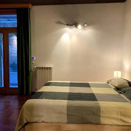 Comfortable And Quiet In The Center Naples
