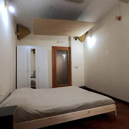 Comfortable And Quiet In The Center Apartment *